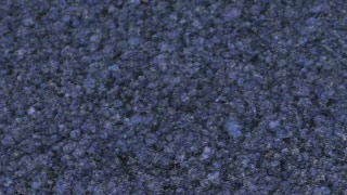 Kugelgarn Teppichboden in der Farbe Tansanit 